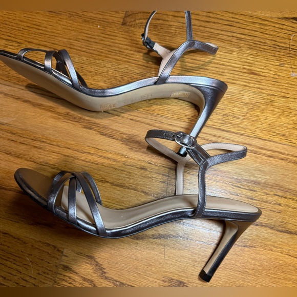 Brand New Stuart Weitzman Starla Silver Strappy Sandals Size 10 - Picture 4 of 16